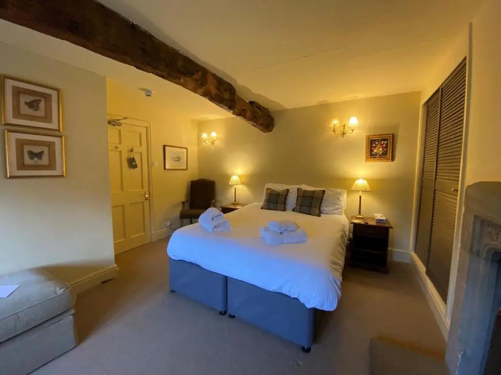 The Red Lion & Manor House