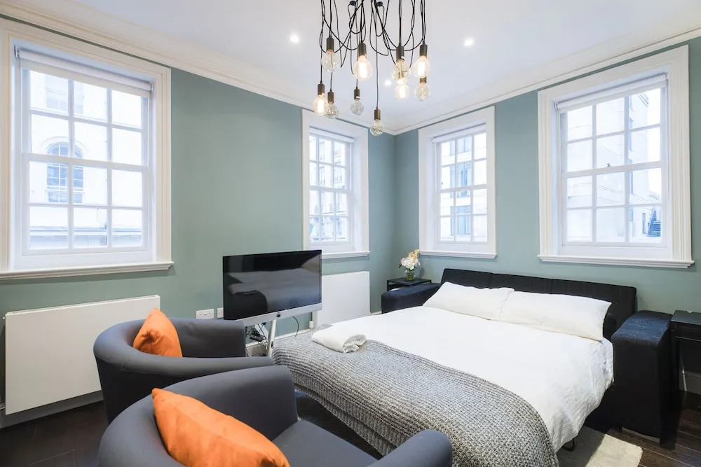 JOIVY Elegant 2 Bedroom Flat near Kensington Gardens