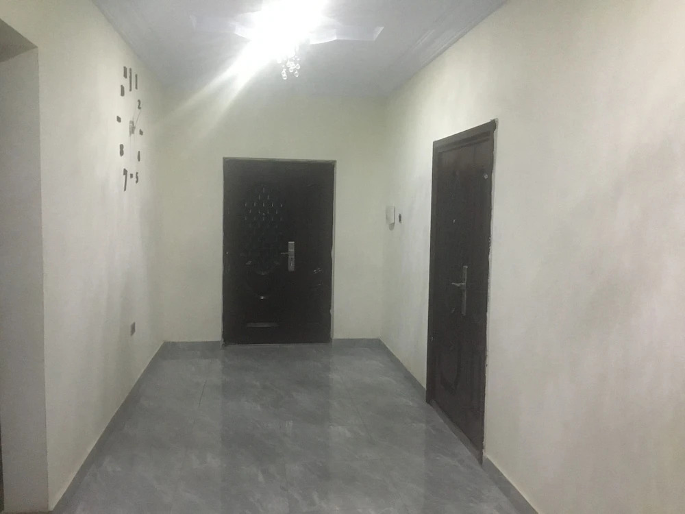 1 Bed Apartment Sleeps 2 - Parking Garden Wifi