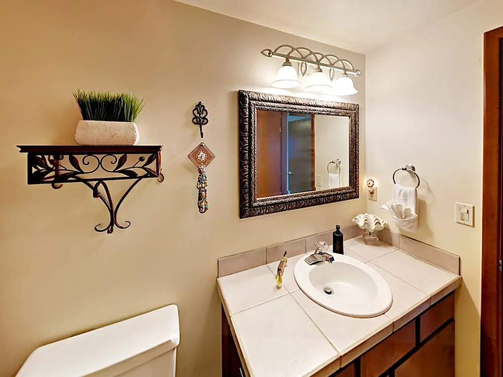 645 N Pacific St Townhouse Unit B 1 Bedroom 1 Bathroom Townhouse