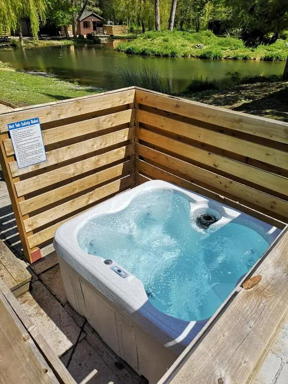 Magpie 2 Hot Tub HuntersMoon-Warminster-Longleat-Wiltshire