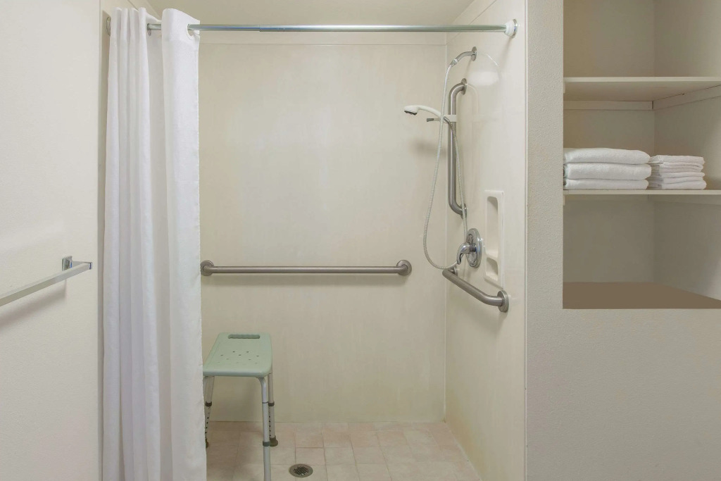 Days Inn by Wyndham Camarillo - Ventura