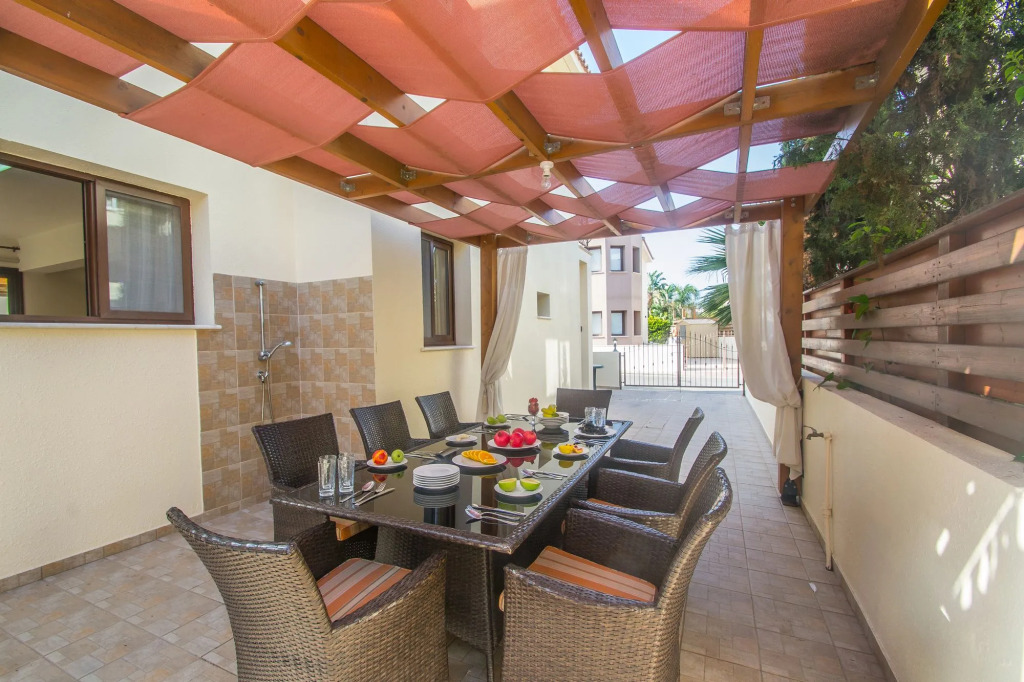 Ismini Lagoon Villa