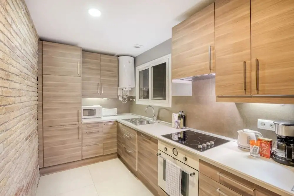 Lovely & Spacious 4bed Sleeps8 in BCN Center