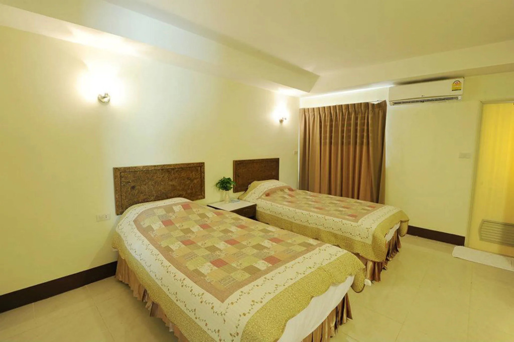 Trat Center Hotel