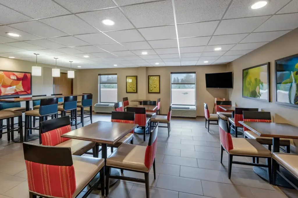 Comfort Inn & Suites Lexington - Hamburg I-75