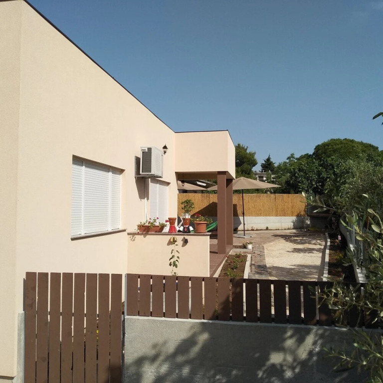 Holiday House Meri