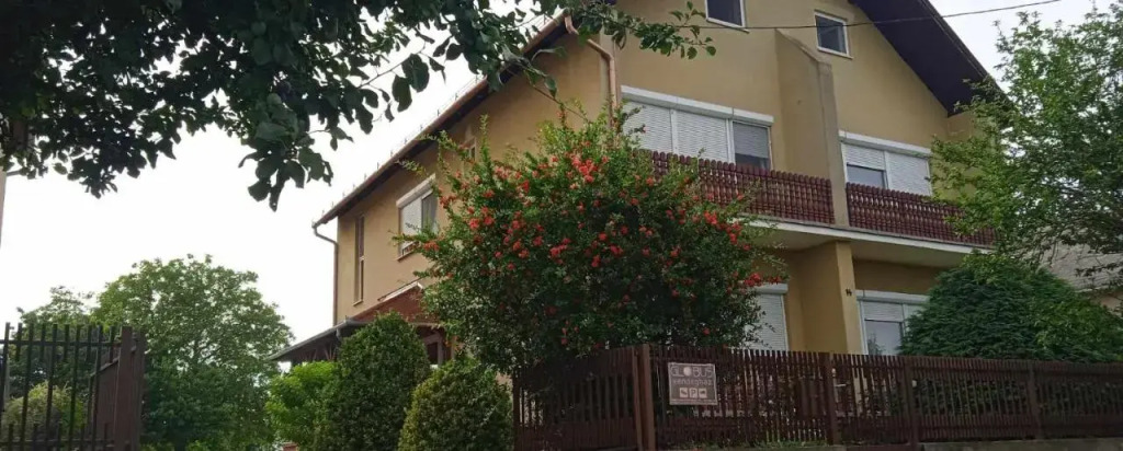Globus Guesthouse, Vendégház