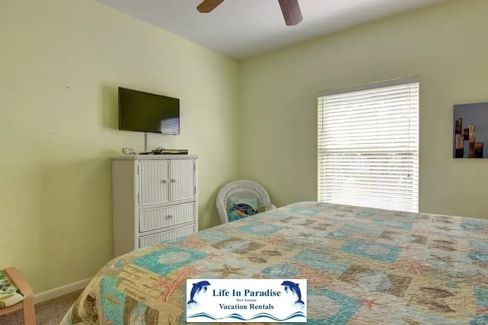 Beachy Keen 5 Bedrooms 4 Bathrooms Home