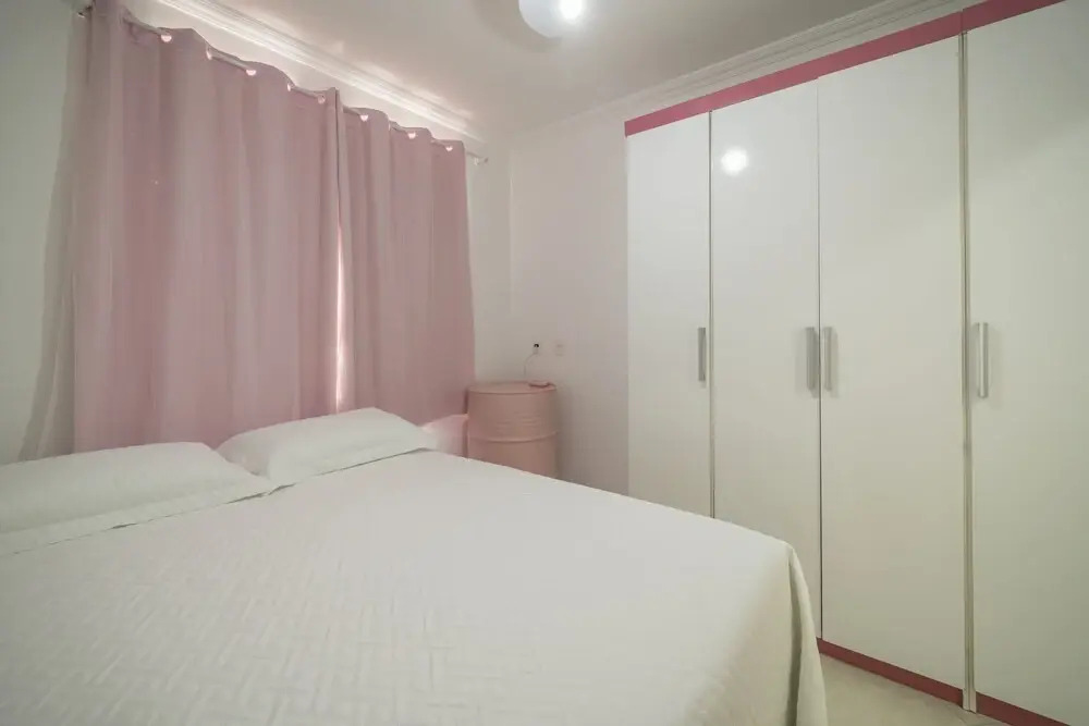 896 - Cobertura com piscina e vista mar