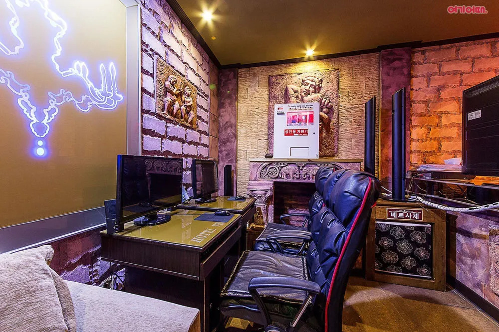 Versace Hotel