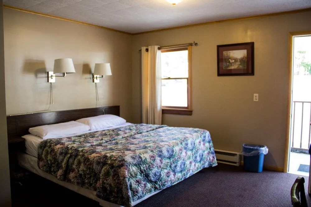 Fran Cove Motel