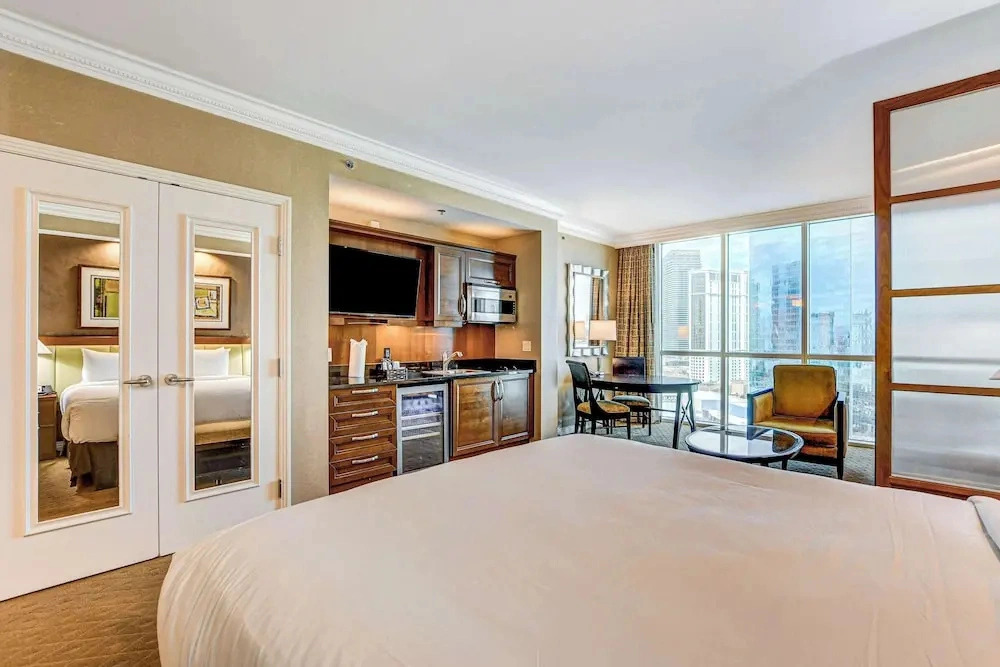 Incredible Studio Strip Views 10609