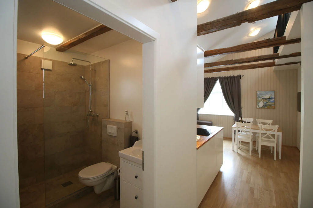 Acco Ice Apartments