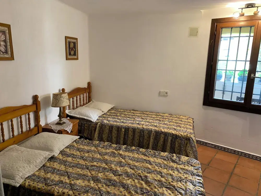 Comfortable Spacious Family House, Large Terrace and Garden, Beach and Bars