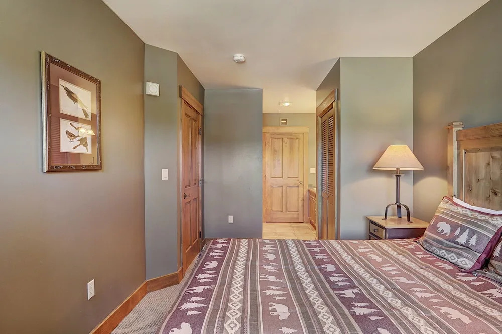 8843 The Springs 2 Bedroom Condo