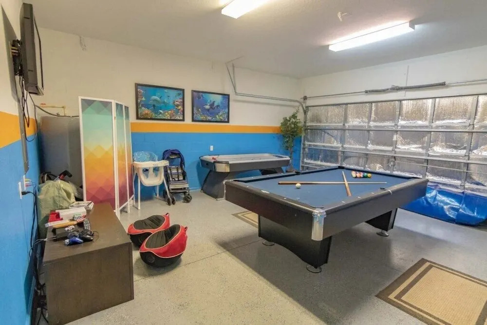 Tropical With Pool/spa And Games Room! New! 6 Bedroom Villa