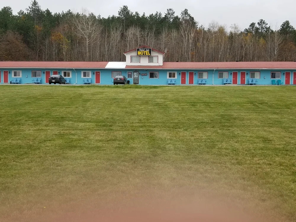 Richard Lake Motel