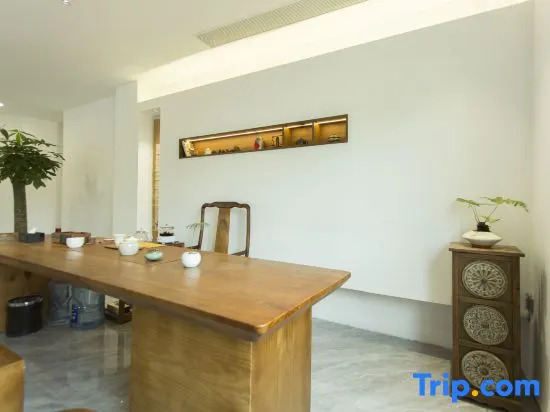 Xiamen Yuehaishu Hotel (Huangcuo Beach Branch on Huandao Road)