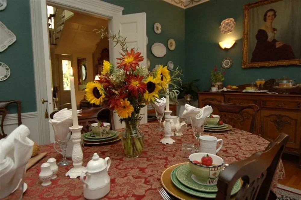 A B&B at The Edward Harris House Inn