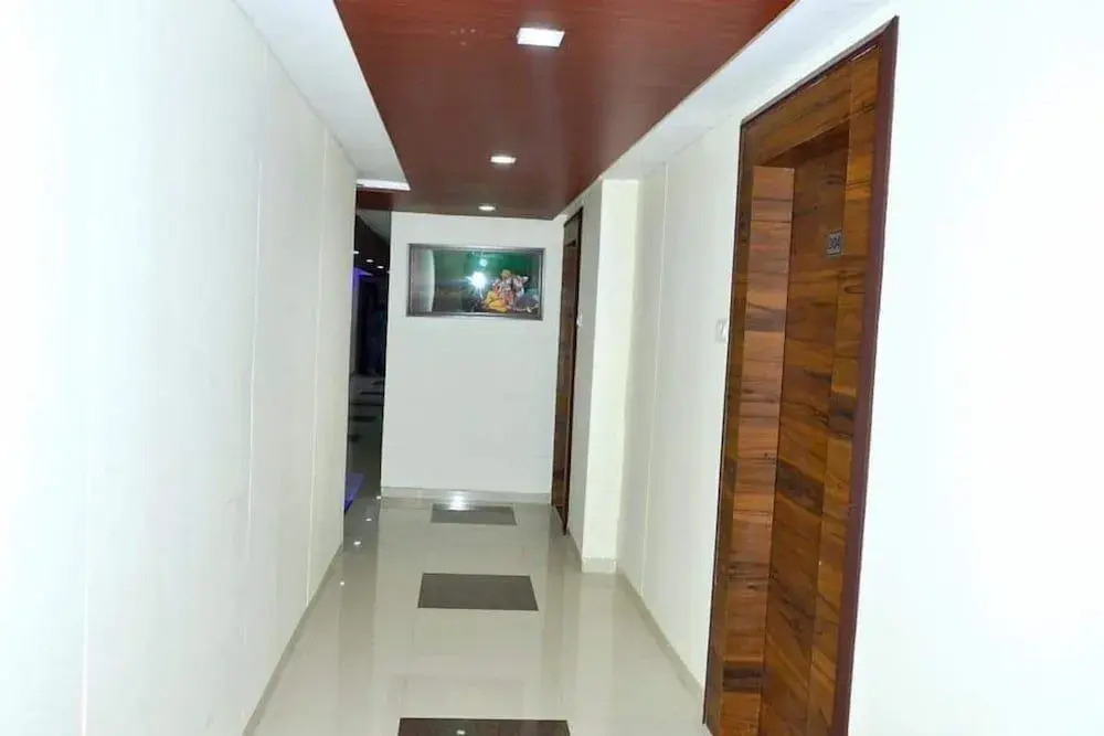 The New Holiday Inn