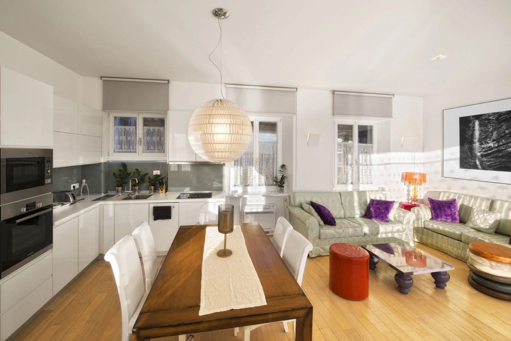 Riva Luxury Suites