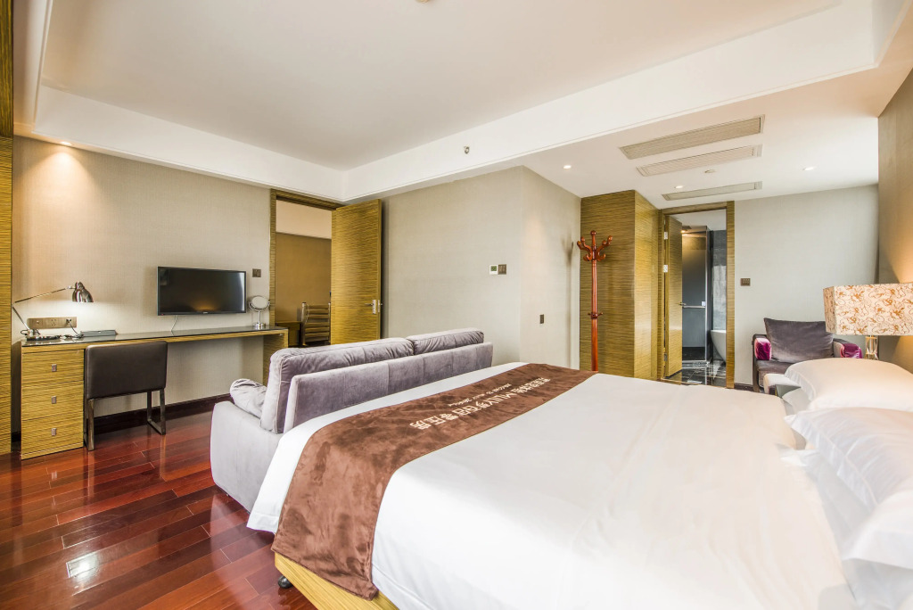 La Perle International Hotel