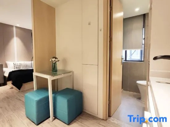Rongju Hotel (Xujiahui Shanghai Stadium)