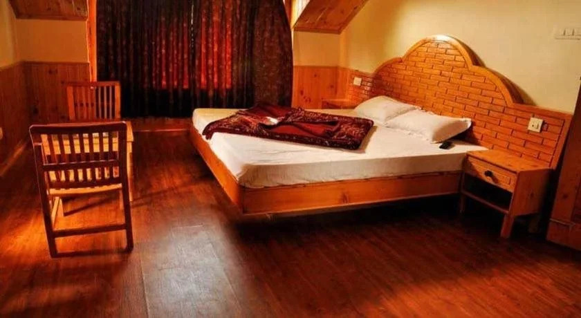 THE CEDAR VILLA AND APARTMENT,Bonefire,Cook,Helper,Kitchen,Lawn,Parking,5 min Drive Mall road