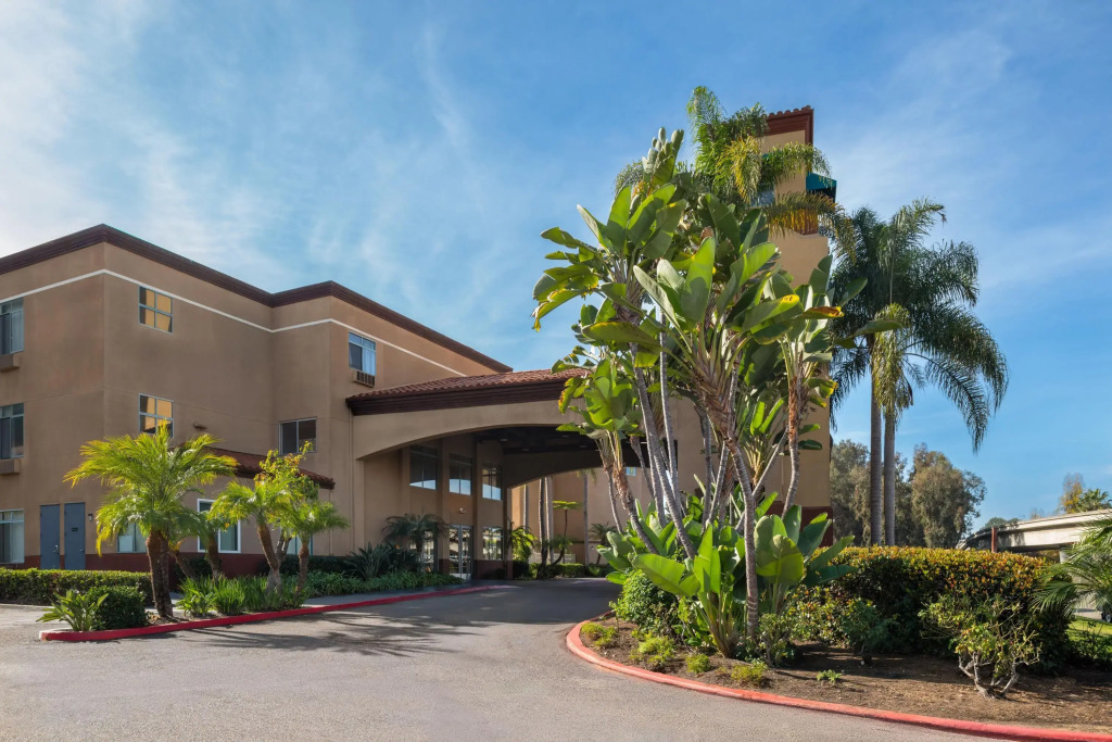 Ramada Suites by Wyndham San Diego Hotel Circle Area