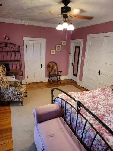 Prairie House Manor Bed and Breakfast