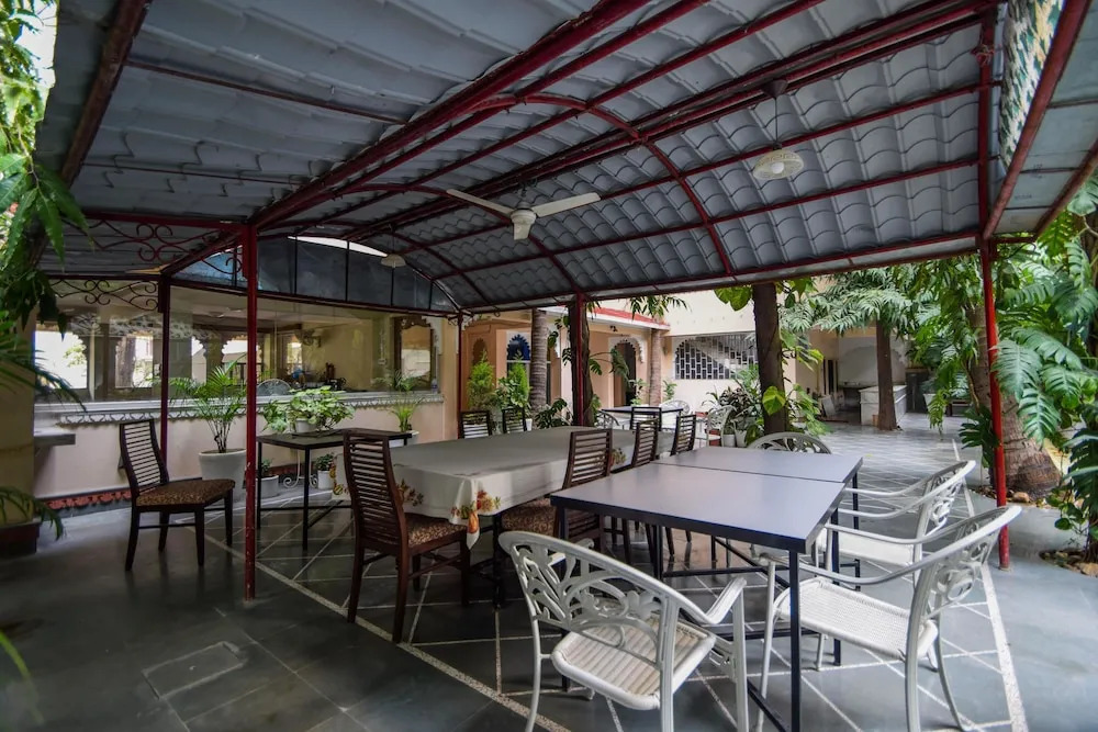 OYO 23380 Raj Palace