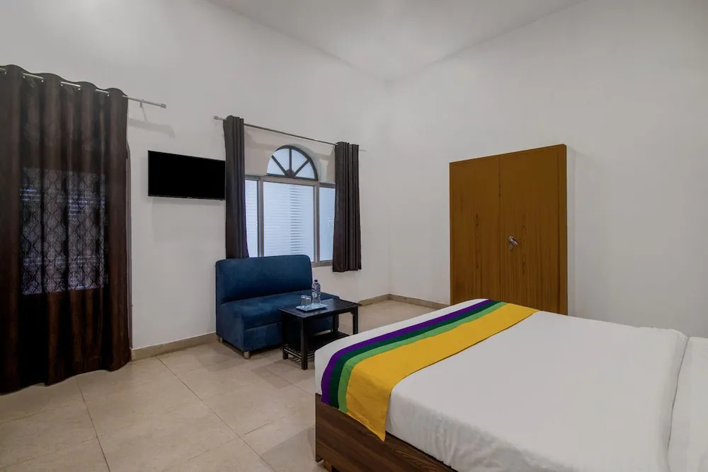 Itsy Hotels Om Pushp Residency