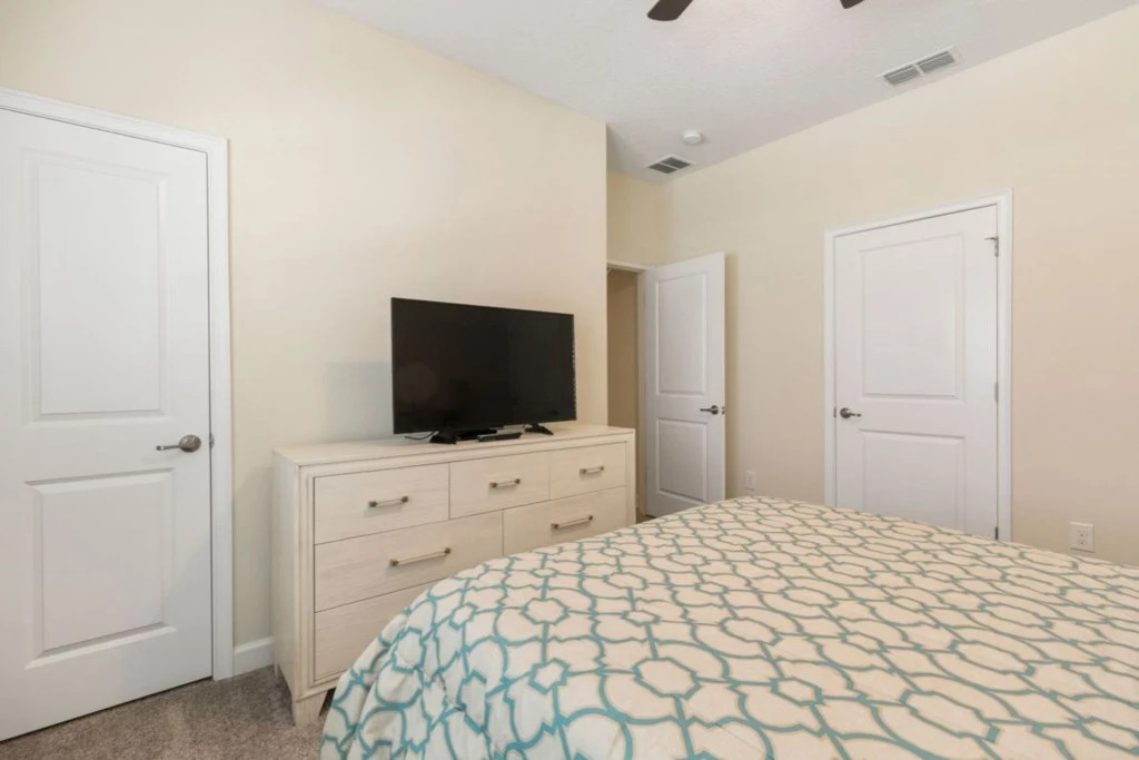 4 Bedrooms 3 Bathrooms Storey Lake 4853 Rc