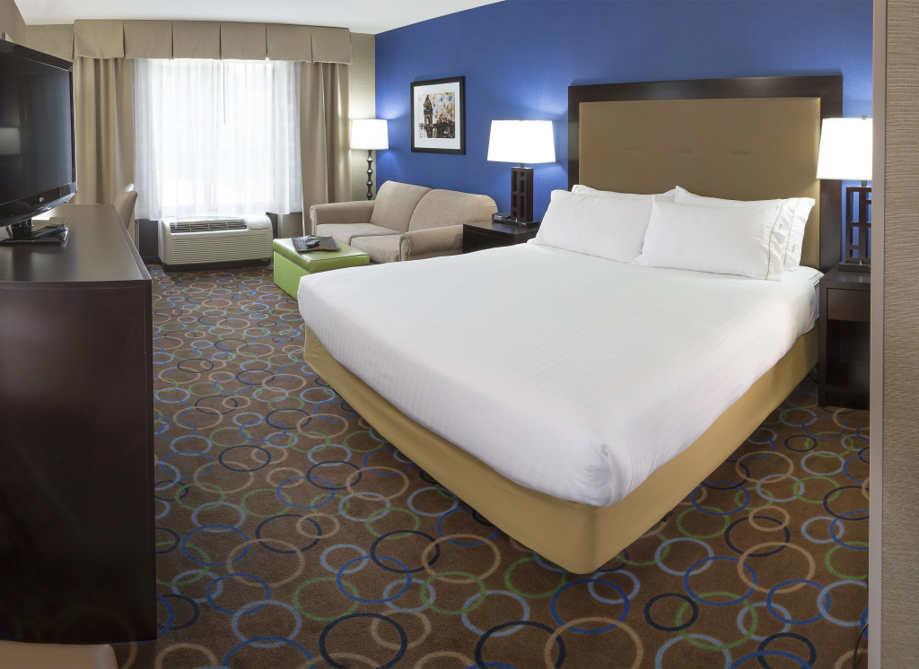 Holiday Inn Express Hotel & Suites Manchester - Airport by IHG
