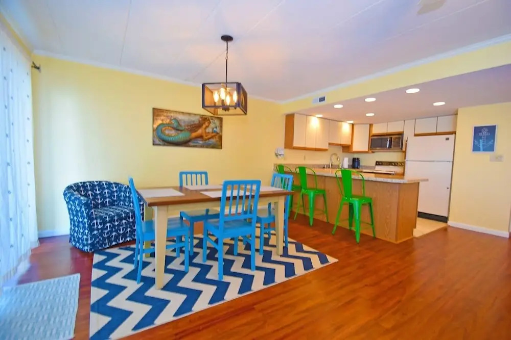 Harbour Island 306k 2 Bedroom Condo