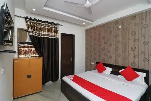 Royal Rahul Residency by OYO Rooms