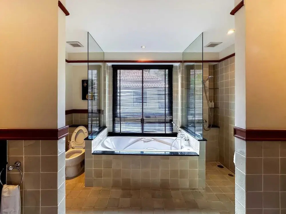 3Bed Villa - Sleeps 6 - Pool Garden Balcony