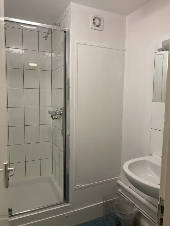 Rooms for Students Only CRICKLEWOOD LANE