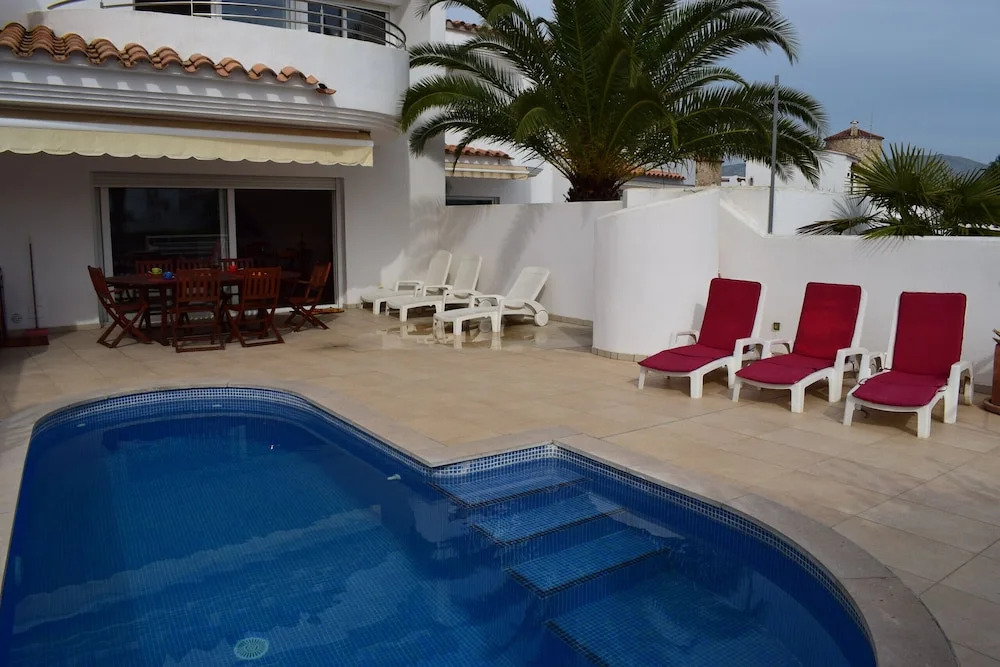 306-magnífica Casa con Piscina y Amarre