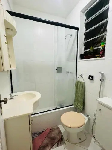 MARAVILHOSO QUARTO E SALA NO LEBLON na Av ATAULFO DE PAIVA
