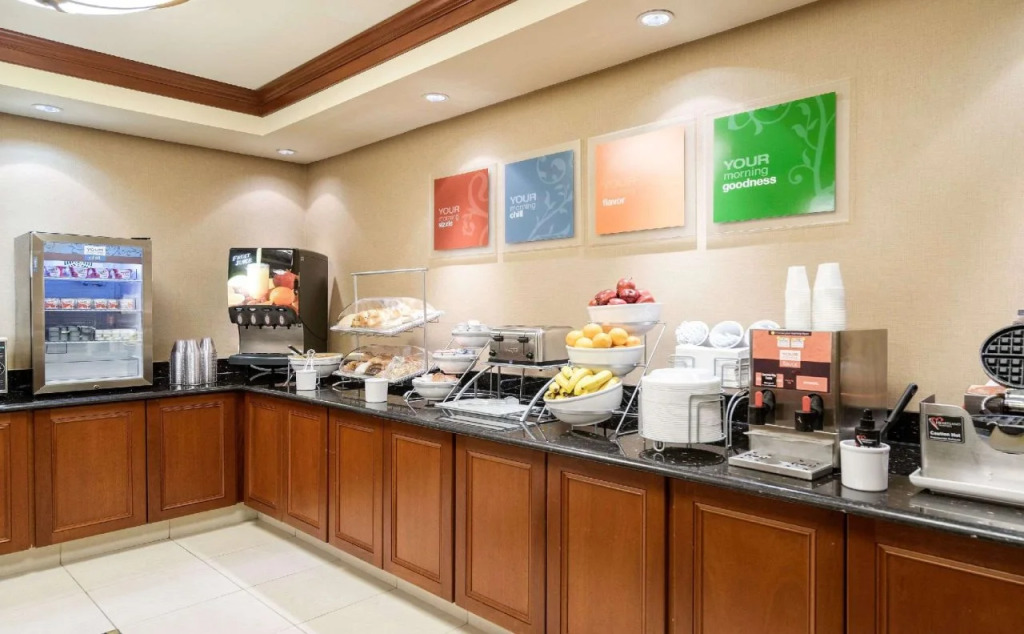 Comfort Inn & Suites Newark - Wilmington