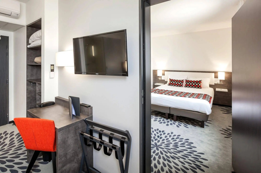 Logis Hotel Restaurant & SPA Au Comte dOrnon