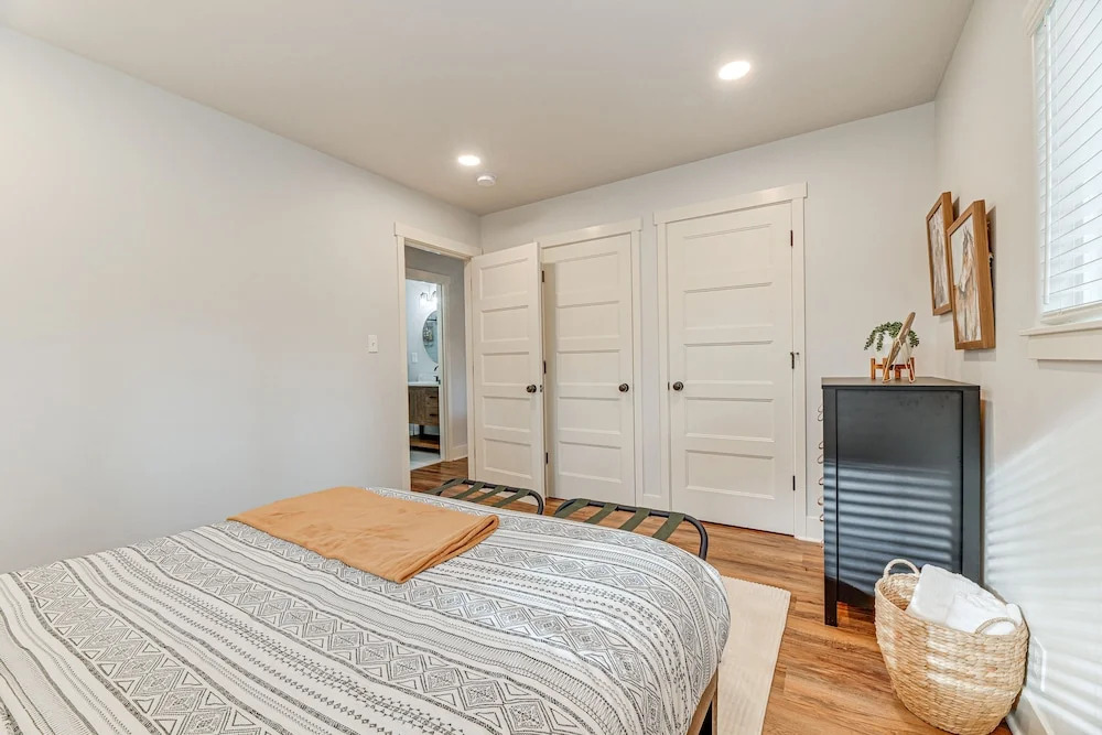 Delightful Grants Pass Home With Hot Tub!