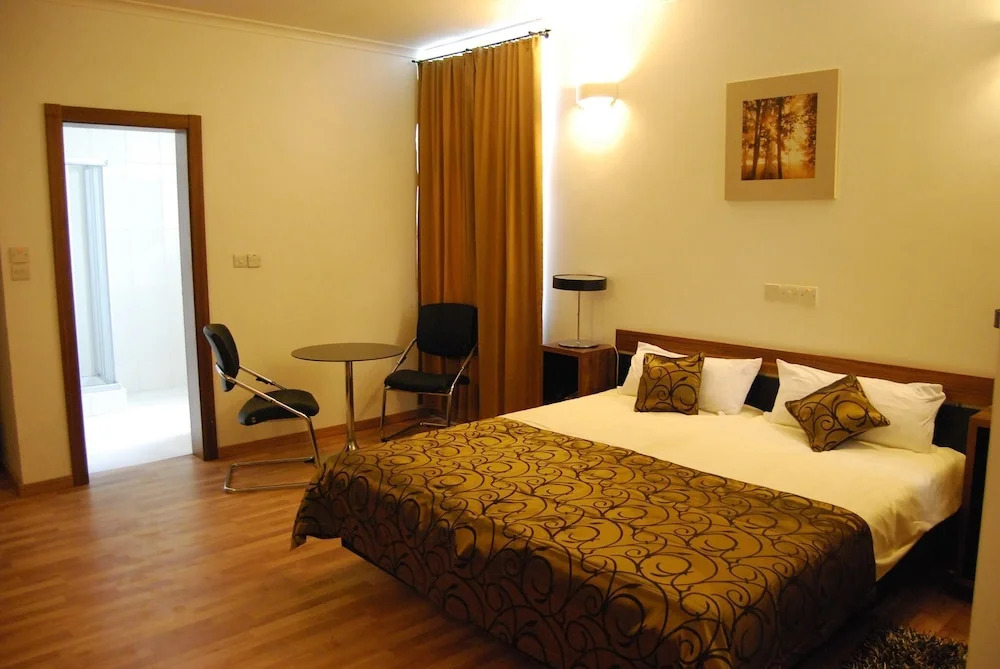 Pearl Court Residence & Hotels