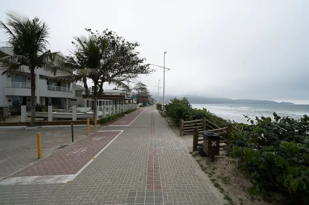 3BR apt sea View on Bombas Beach Vdn303