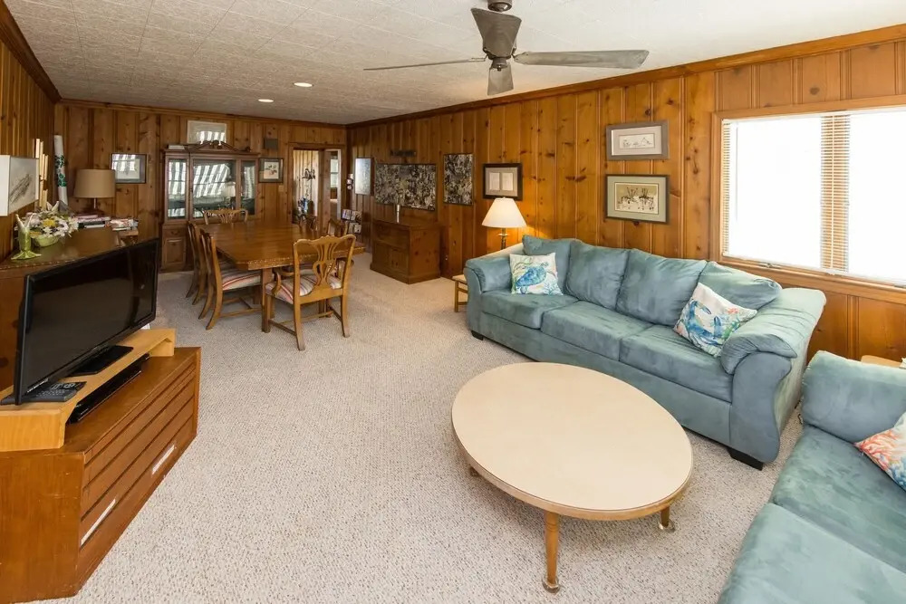 Harshaw Beach House 6 Bedroom Home by Redawning