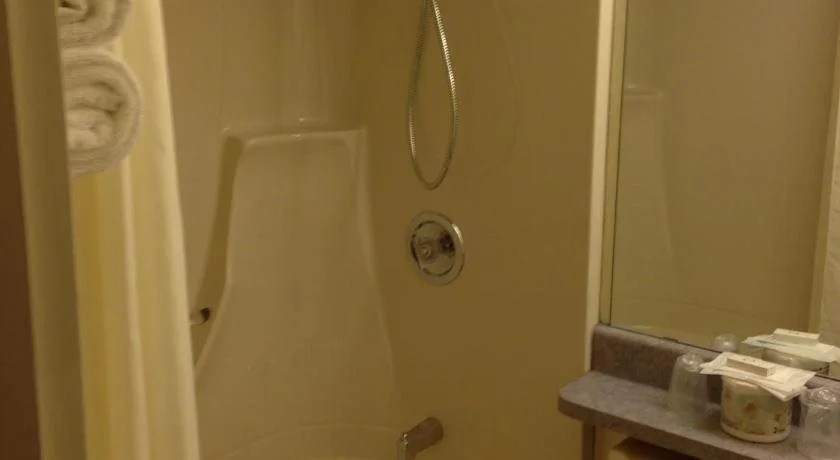 Petawawa River Inn & Suites