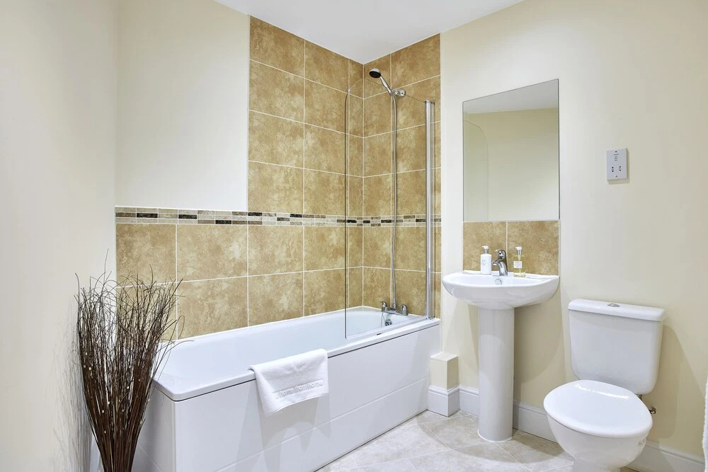Gowring House Apartments by Esa Bracknell