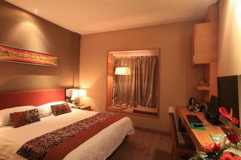 Ejon Kins Hotel